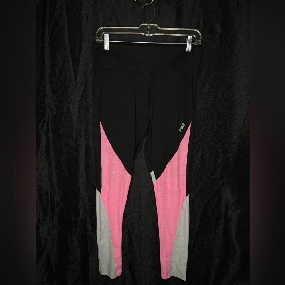 VS PINK workout leggings. Pink, gray, and black coloring. high rise waistband